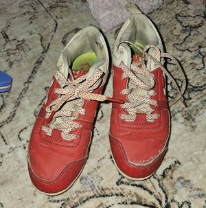 Under Armour youth cleets size 1.5Y.